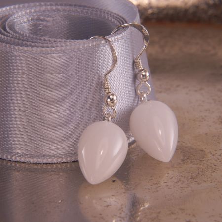 Ohrringe mit weißen Edelsteinen, Brautschmuck